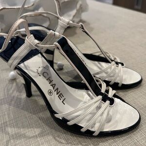 CHANEL white and black patent leather strappy Heels / Sandals / Shoes..sz 7-1/2